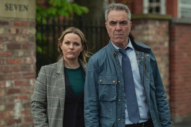 James Nesbitt (@jnesbitttv) on Twitter photo Thanks for all the #StayClose tweets! How amazing is it?! Gripped. <a href="/NetflixUK/">Netflix UK & Ireland</a> <a href="/HarlanCoben/">Harlan Coben</a> <a href="/dollyjoyner/">Jo Joyner</a> Thanks for all the #StayClose tweets! How amazing is it?! Gripped. <a href="/NetflixUK/">Netflix UK & Ireland</a> <a href="/HarlanCoben/">Harlan Coben</a> <a href="/dollyjoyner/">Jo Joyner</a>