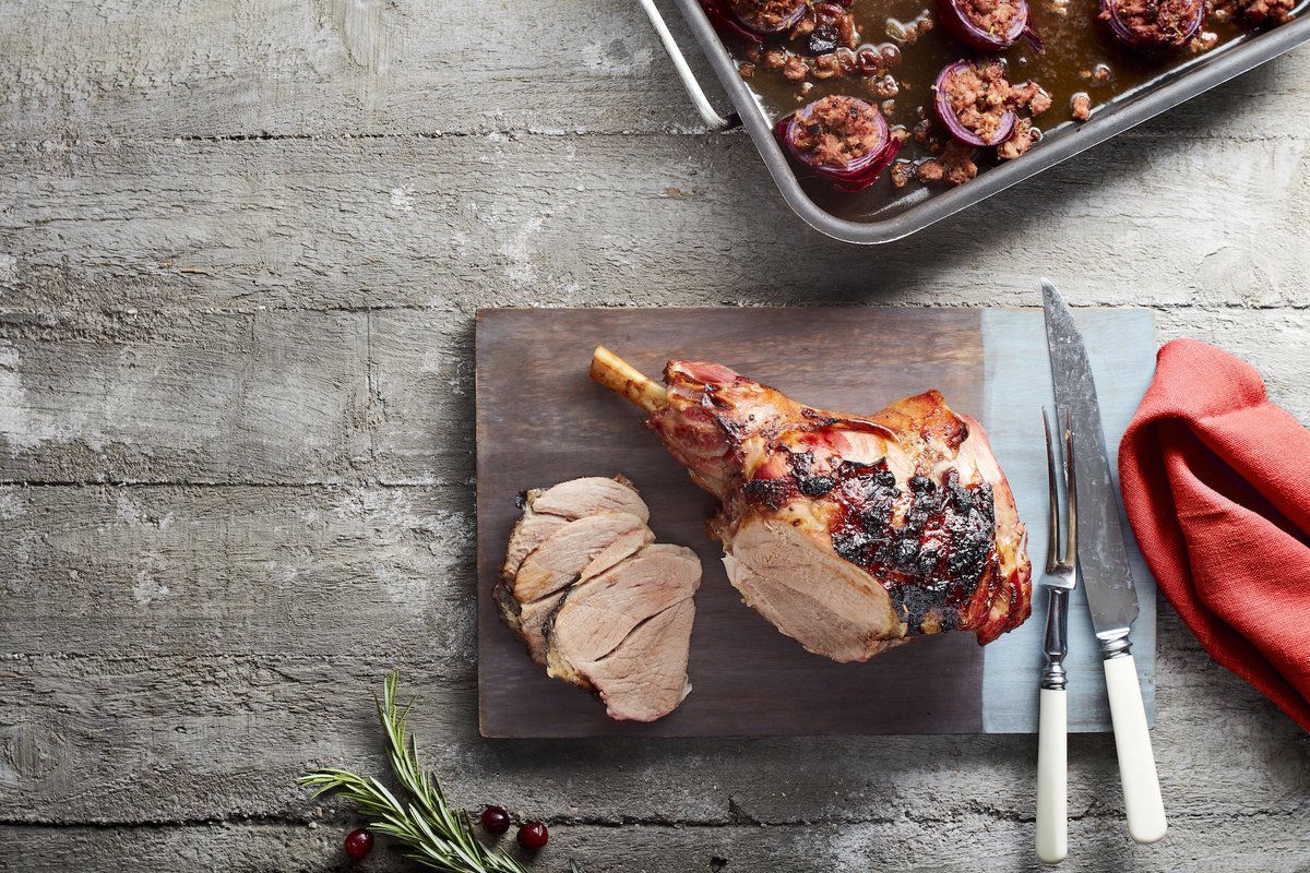 Domenica è pranzo in famiglia 💜
Vi suggeriamo questa ricetta: Coscia di Agnello Gallese al forno con gin e mirtilli. E’ sufficiente spennellare la carne con tre cucchiai di gin e mirtilli.
E voi cosa avete cucinato questa domenica? #domenica #agnellogallese