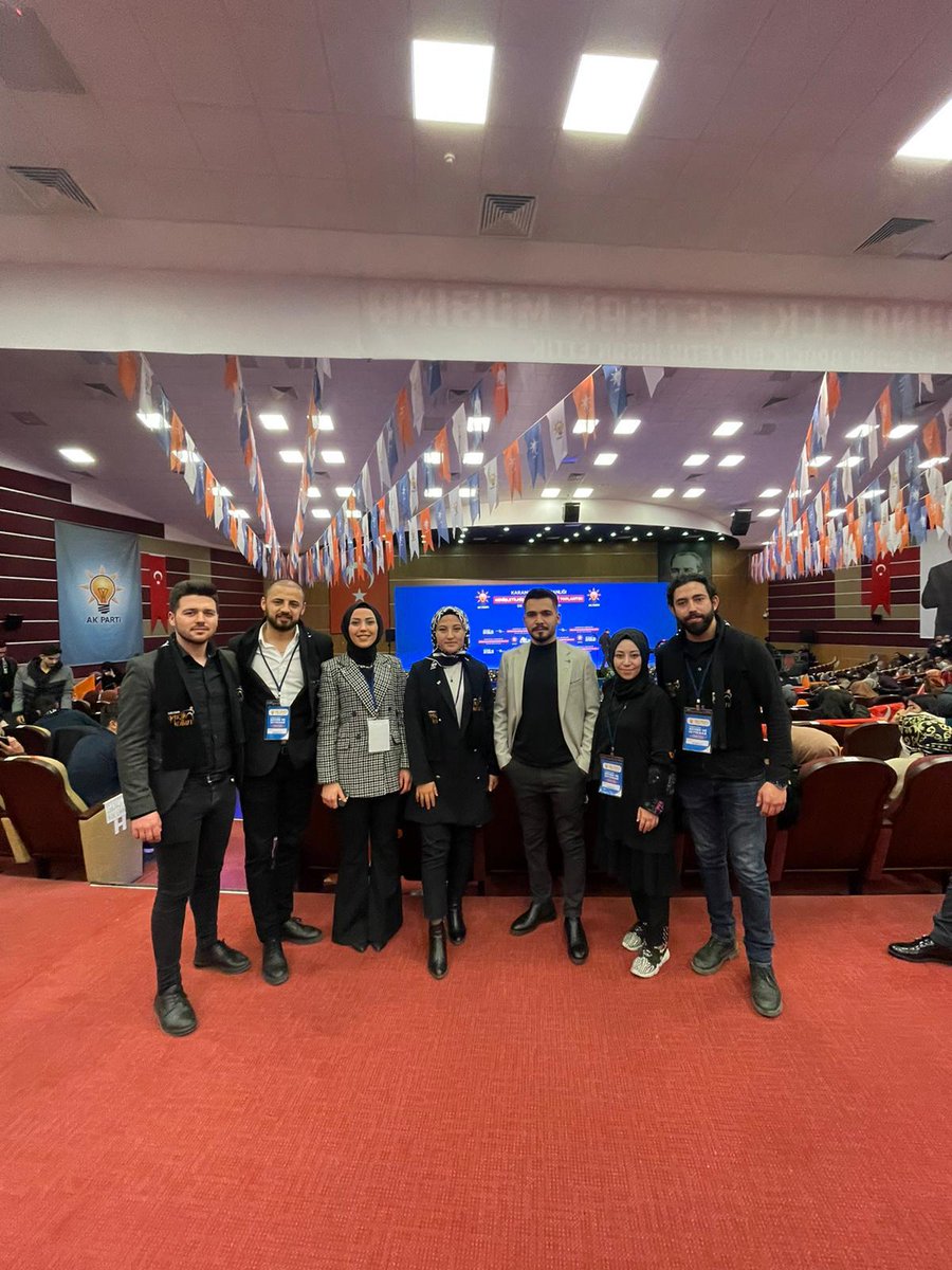 Deliler gibi aşığım sana
İlle de Sen, İlle de Sen 🧿

<a href="/RTErdogan/">Recep Tayyip Erdoğan</a>