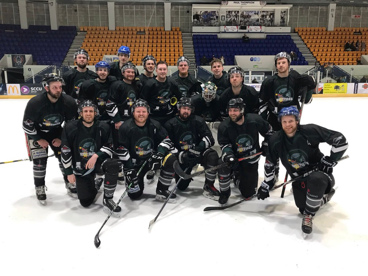 Covspitshockey's tweet image. Spitfires beat Telford Spartans 18-7 at home on Saturday night:

Ashby 4+3, Kane 3+5, Lawrence 2+4, Irvine 2+1, Peters 2+0, Forster 1+2, Wilson 1+1, Meachem 1+0, Herbert 1+0, Lyons 1+0, Oates 0+4, Flavell 0+1, Kay 0+1, Smith 0+1

MOTM: Andrew Irvine

#coventry #spitfires #hockey