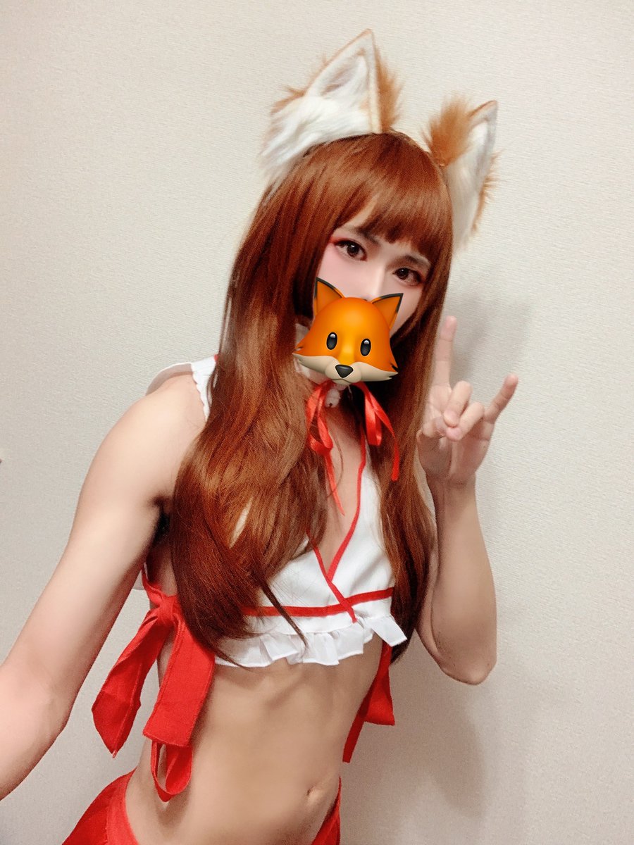 ケツにしっぽも刺さってる(定期女装) 