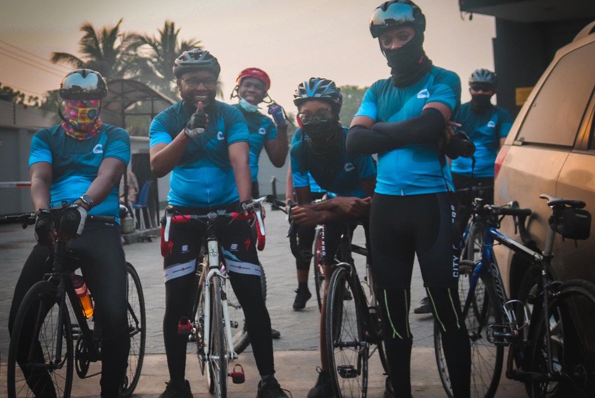 First ride of the year. 🚴🏾‍♂️🚴🏾‍♂️🚴🏾‍♂️

We painted the city blue in our new jerseys 🚴🏾‍♂️🚴🏾‍♂️🚴🏾‍♂️