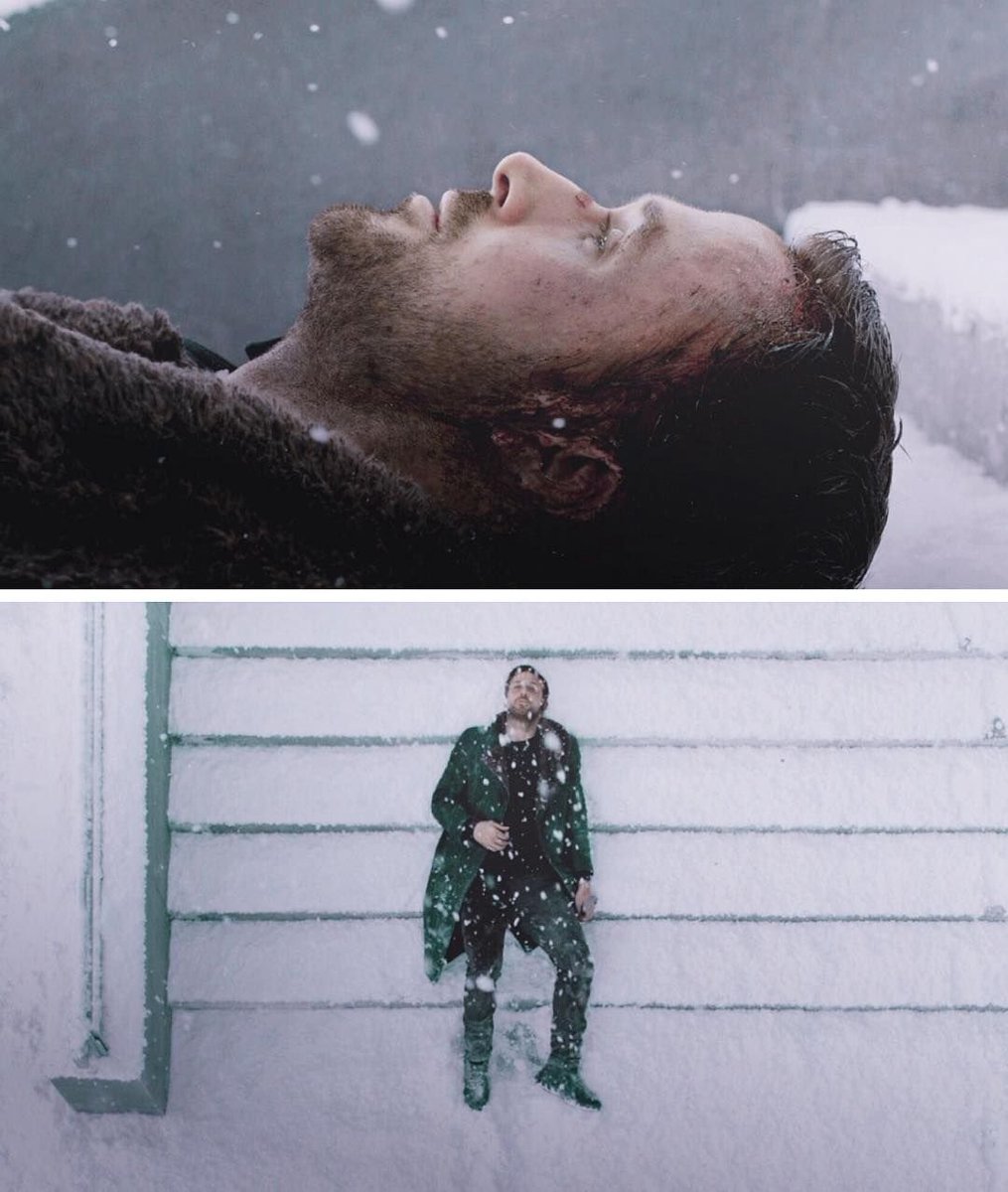 бегущий по лезвию 2049 джо. бегущий по лезвию 2049 райан гослинг на ступеньках. райан гослинг 2049. райан гослинг бегущий. гослинг лежит на ступеньках.