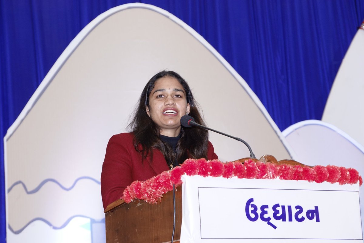 BabitaPhogat's tweet image. अभाविप गुजरात प्रांत के 53वें प्रांत अधिवेशन के शुभारंभ अवसर पर मुख्य अतिथि के रूप में शामिल होने का अवसर मिला।इस अवसर पर गुजरात के उच्च एवं तकनीकी शिक्षा राज्यमंत्री @kuberdindor एवं अभाविप के राष्ट्रीय अध्यक्ष @DrCNPatel शामिल हुए।उनकी गरिमामई उपस्थिति में कार्यक्रम संपन्न हुआ।