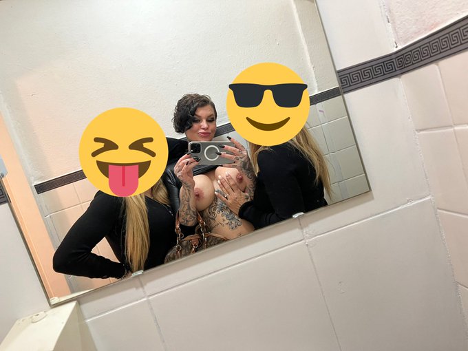 Ich war gestern noch in Gaarden unterwegs und hab 2 h&uuml;bsche Blondinen abgeschleppt 😜 und bei Euch so<a href="/tag/instalike"class="tags"><span>#instalike</span></a>