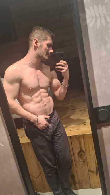 Bient&ocirc;t une semaine tr&egrave;s chaude en Espagne avec @RicoVegaXxx @haliffaruk @PolPrince @TheSultanSp @londonlawrencex<a href="/tag/striptease_dance_show"class="tags"><span>#striptease_dance_show</span></a>