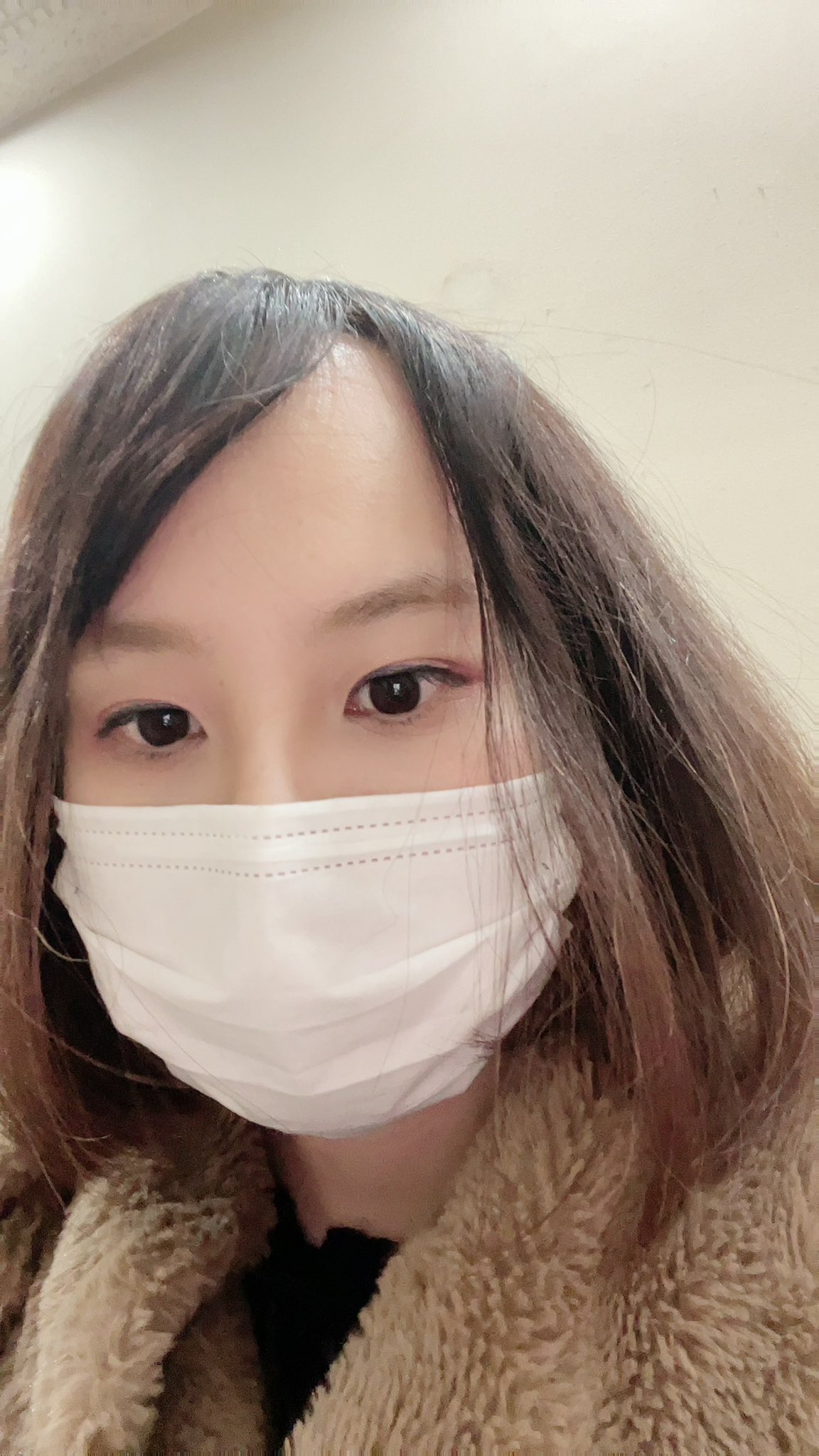 バーバラ鬼頭 腐女子芸人 眉毛この色の方が合うんでは という市場調査自撮り 金髪用なんだけども 皆さんのネタだけ見てお先失礼しました 配信は23時から T Co 9hrnxorccu Twitter