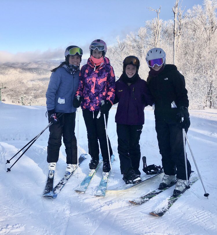 A cold but beautiful day on the slopes of Vermont! <a href="/sarah_boulger/">Sarah</a> <a href="/katie_bagley_/">katie</a> <a href="/julegig/">Julie Giglia</a>