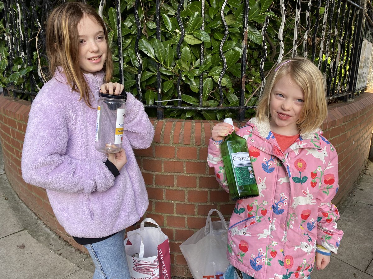 <a href="/FairWellLondon/">FAIR-WELL</a> we are very excited for our first visit today. Waiting at Lissenden Gardens, #nw5  cutting down our plastic use