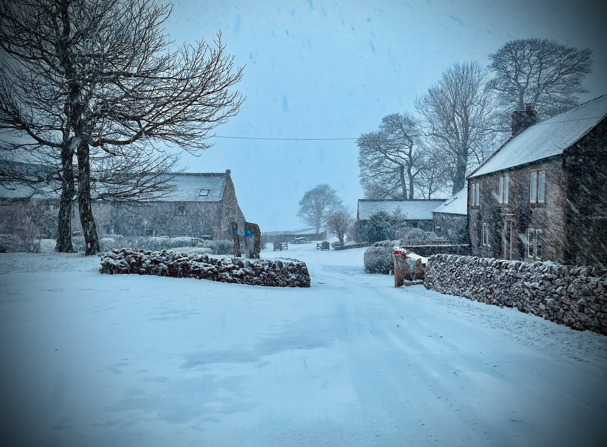 Peak_District's tweet photo. It was beautiful while it lasted. Sure there’s more to come.
#peakdistrictcottages #premiercottages #airbnbuk #wheeldontreescottages #wheeldontrees https://t.co/uXclcImDSa