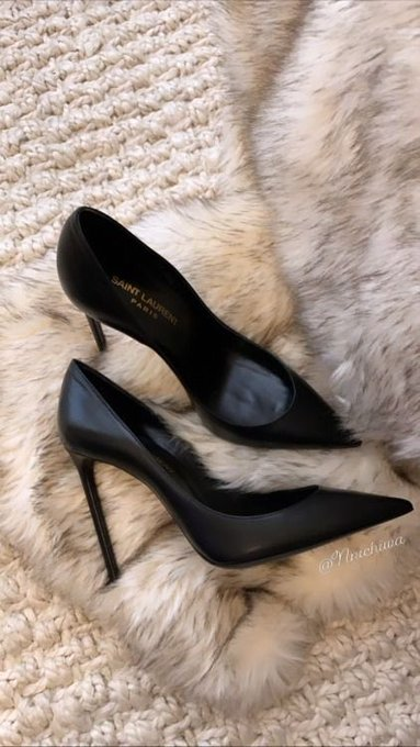 VayaEstilo's tweet photo. 👠⚫ https://t.co/yveBxfwjKq