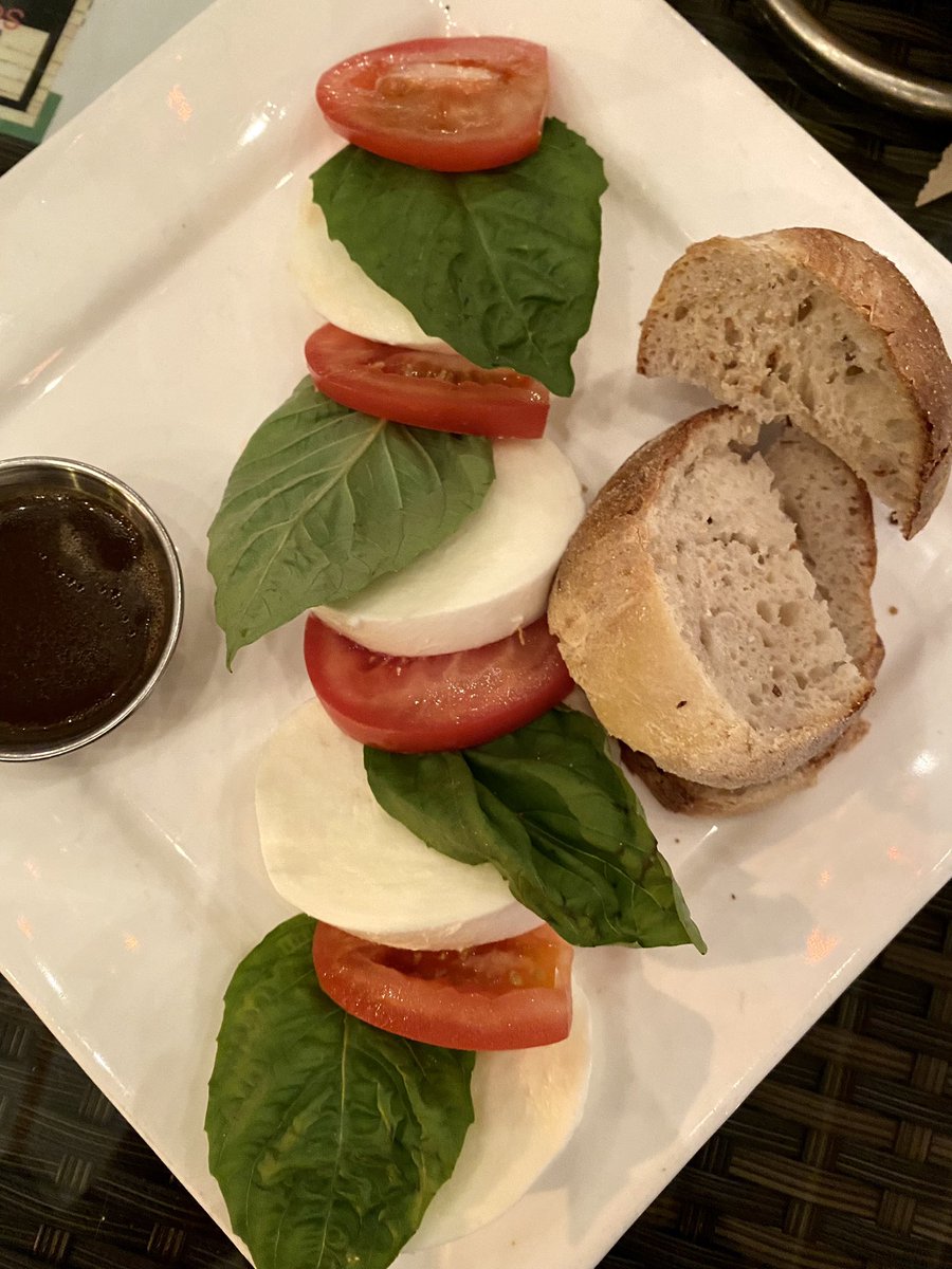 singleinatlanta's tweet image. Love the Italian vibe at Sapori di Napoli. Having the Caprese Salad and Tagliatelle al Salmone. #DowntownDecatur #CityofDecatur