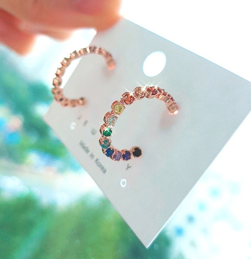 smartstore.naver.com/vaginavictory/…

퀴어한 데일리템으로 딱좋은 레인보우 이어링 출시했습니다. 실버/로즈골드 두가지 컬러가 있어요. 구경오세요!