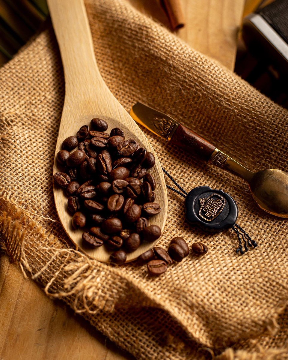 storytellerja's tweet photo. Today is #JBMCoffee Day! We want to share some of our favorite coffee pictures to honor the day as we sip our CoffeeRoasters of Jamaica 🇯🇲 REAL slow…
📷 @mx199x
#JBMCoffee #legendaryindulgence #JBMCoffeeDay #coffeeday https://t.co/77WQLaYCAZ