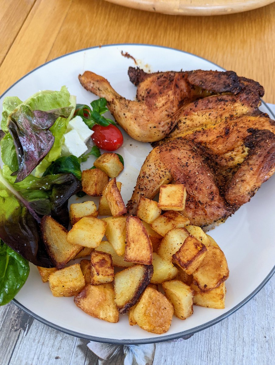 Poussin, paprika &amp; garlic fried potatoes, feta salad 
#food #foodporn #homecooked #IMadeThis #homemade #fresh #foodforce  #poussin #friedpotatoes #salad #feta