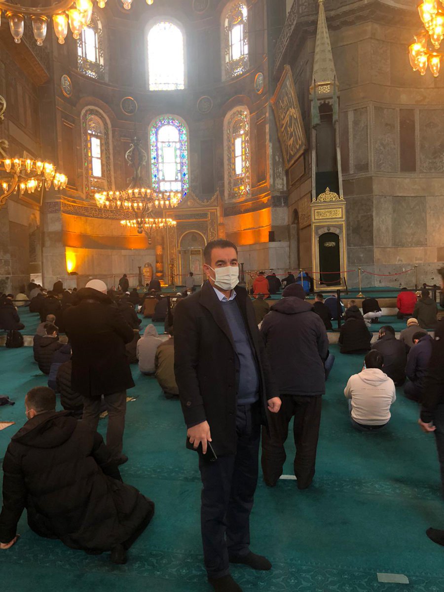 Gönül insanı olmak kolay değil;
Emek ister, sabır ister,
Sadakat ister, vefâ ister..
Varolasın değerli insan  <a href="/Muzafferotaci/">Muzaffer OTACI</a>
Herşey gönlünce olsun.  🎉
✍️Çok çamur karıştıran elbet üstünü lekeler.