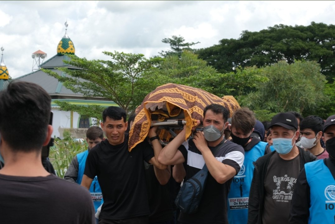 ForgottenRefug2's tweet image. Refugees in Indonesia have been the victims of unjust policy of Australia.
It is time to stand against this unjust policy and raise voice to support Afghan Refugees in Indonesia.

#HelpRefugees_Indonesia