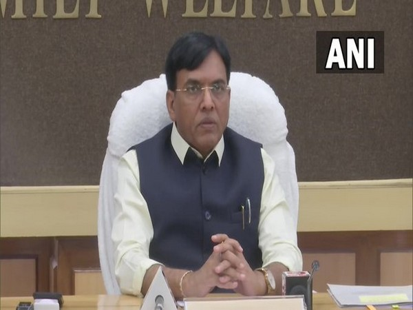 ani_digital's tweet photo. Mansukh Mandaviya to chair COVID-19 review meet with health ministers of 5 states, 1 UT tomorrow

Read @ANI Story | https://t.co/X3s94p1ecV

#COVID19 https://t.co/0khCNYMOrJ