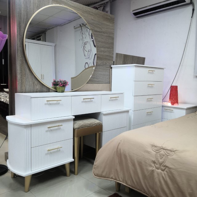 Classicbedrooms's tweet photo. #غرف_نوم #غرف_معاريس #
#دواليب_عبايات
#خزائن_مبتكره
#تفصيل _
للتواصل واتساب 0549050117 https://t.co/JvfgaNeQLJ