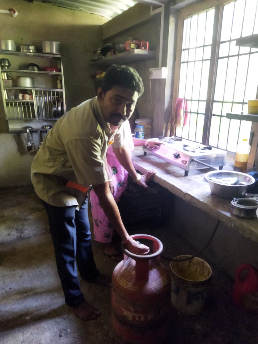 On behalf of Indianoil Customer day M/s Priya Indane, South Andaman, has provided free Hotplate servicing to the LPG Consumers. #IndianOilCustomersDay 
<a href="/Indianoilcl/">Indian Oil Corp Ltd</a>
<a href="/Chairmaniocl/">ChairmanIOC</a>