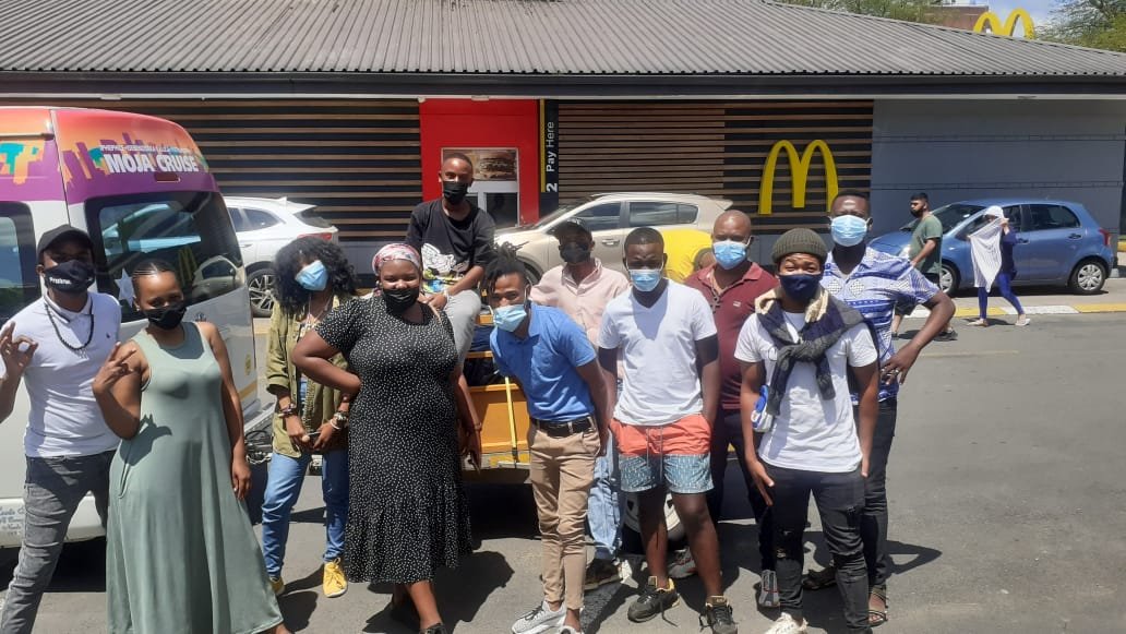 The KZN Team making their way to Gauteng for the Kickstarter Creative Arts Programme. The Programme begins tomorrow and we are hosting facilitators from Northern Cape, Freestate etc. We can't wait to begin, will keep you posted! #creativearts #Kickstarter <a href="/Assitej_ZA/">ASSITEJ SA</a>