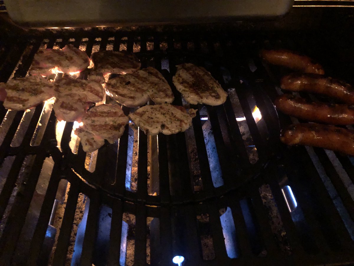 Joskus #kysytwitteristä antoi vinkin #weber  ostoon, jos kaipaa luotettavuutta myös talviolosuhteissa. Oikeassa oli! Toimii loistavasti,säällä kuin säällä 👍