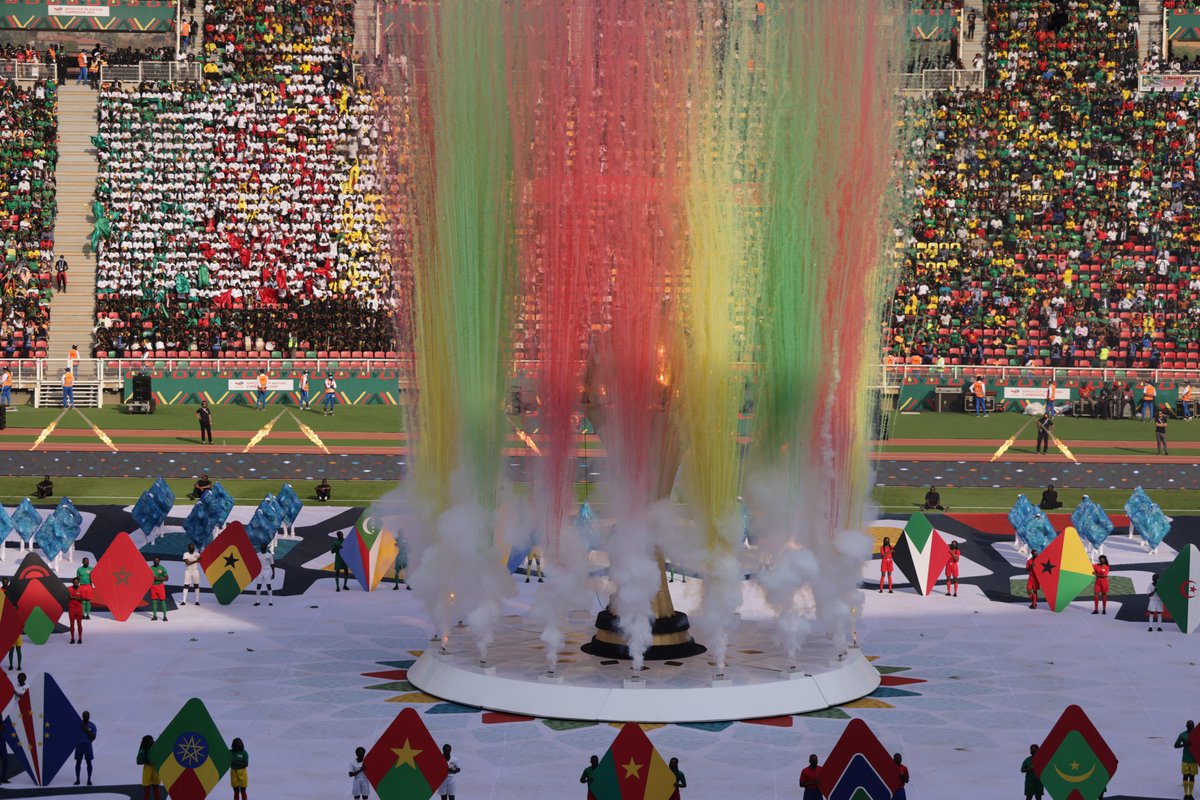 CAF_Online's tweet photo. STUNNING SCENES FROM THE OPENING CEREMONY 🤩

#TotalEnergiesAFCON2021 | #TeamCameroon | #TeamBurkinaFaso https://t.co/OoPjmbVQoh