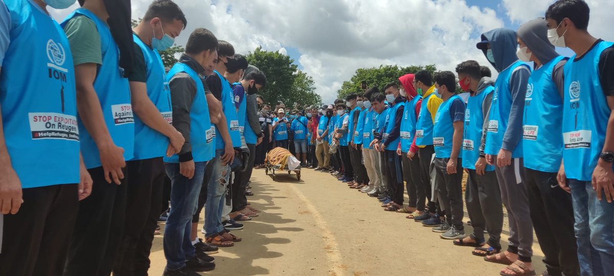 hassanihazara7's tweet image. #HelpRefugees_Indonesa
@UN Geneva do you know we lost 2 young afghan refugees in 12 hours in Makassar city Indonesia?