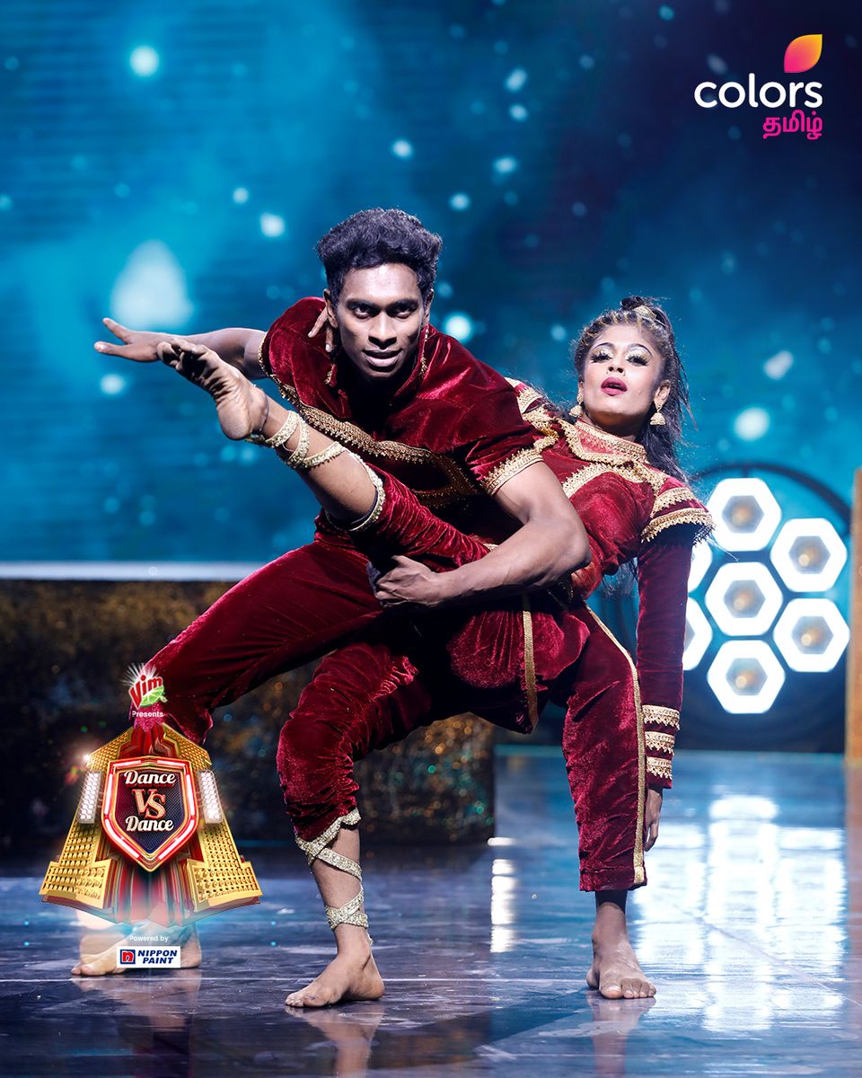 ColorsTvTamil's tweet photo. Round 2 வில் வேற‌ லெவல் performance தந்த #ManojAmritha🔥 

#DanceVsDanceS2 #DVDS2GrandFinale 💃🕺 

#DVDS2 #Kushboo #BrindaMaster #Bhavna #ColorsTamil https://t.co/gjoMFkpWPD
