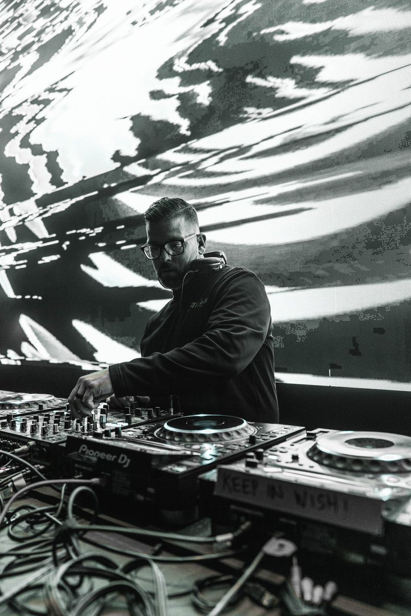 noneothervisual's tweet image. Which edit style is your favorite?  1,2,or 3? #noneothervisuals #edm #believemusichall