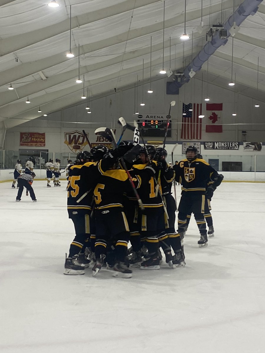 NVHS_Hockey's tweet photo. Huge 2/0 win Cats! Great 2 days of hockey! Nowak gets the MVP https://t.co/iwFh0Sa8zb