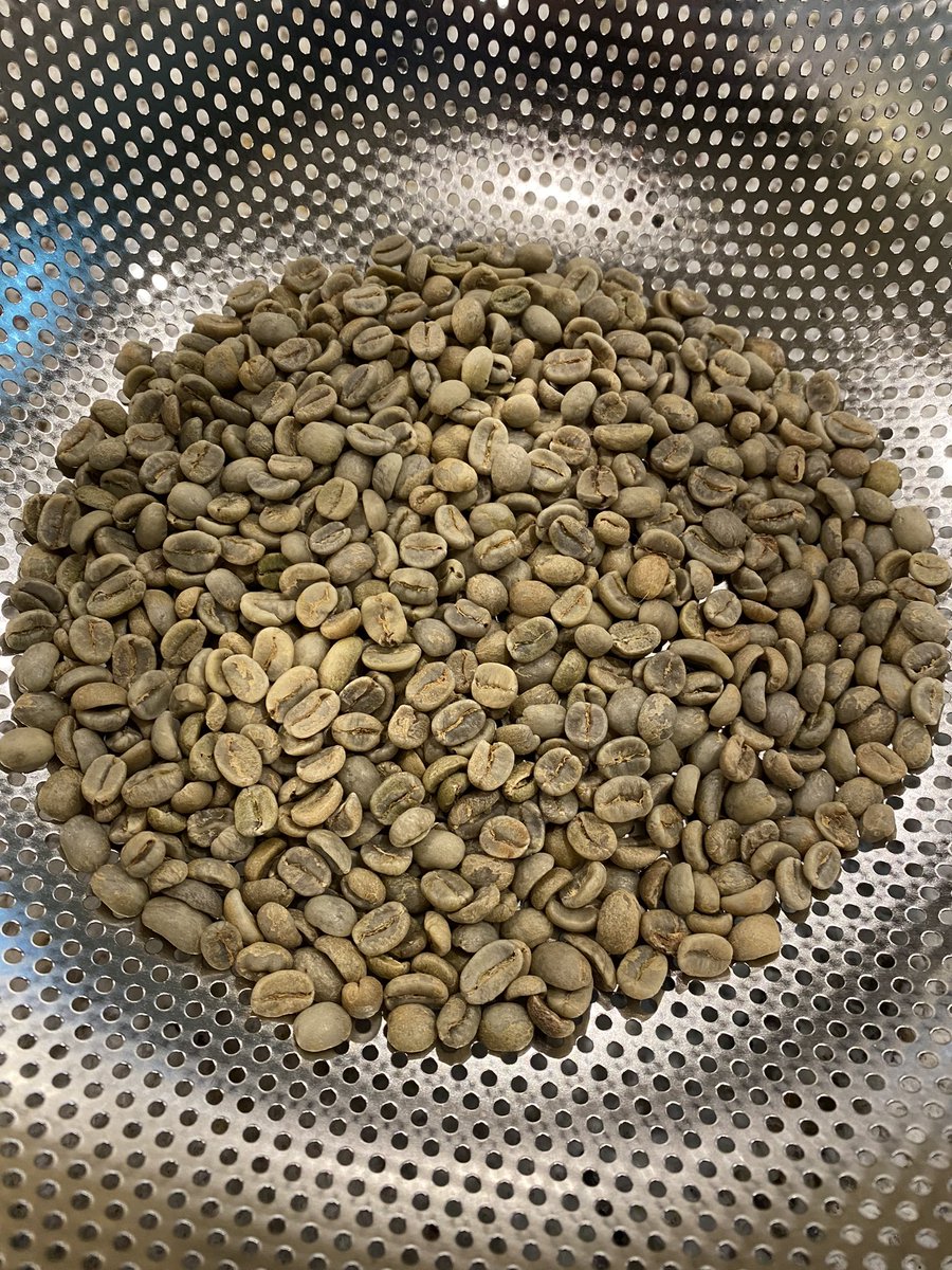 GendreauS's tweet photo. Attempt 1. Costa Rican beans over the rotisserie on the grill. Conditions weren’t great but looks like #coffee. #coffeeroasting https://t.co/cBEJLpw510