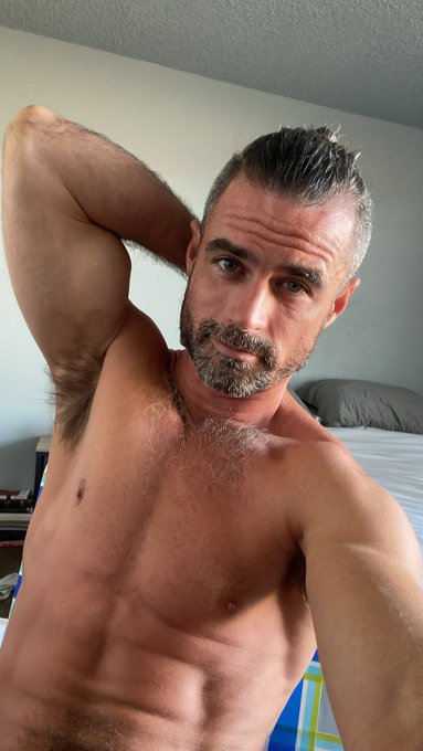 Instagram deactivated my account for posting this https://t.co/q5bXFs4fFk