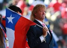 Junto a mi familia agradecemos los miles de  mensajes de mis compatriotas. Gracias al Todopoderoso, todos con PCR negativo y mejor, ya que nos tocó el Delta. Todos los expertos nos dijeron que si no fuese por las vacunas, hubiese sido mucho peor. ¡Fuerza Chile! Leonardo Farkas