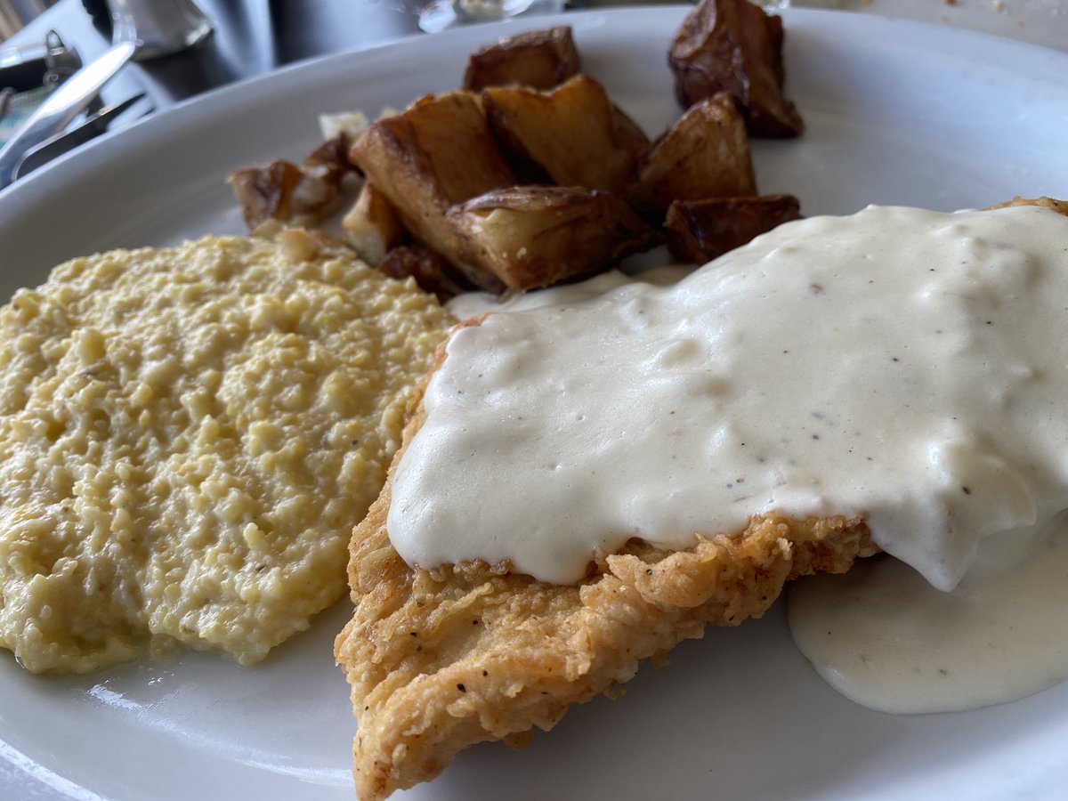 JessikaClock's tweet photo. Restaurant name: Blue Fish Restaurant an Oyster Bar
Item ordered: Chicken Fried Chicken
Time ordered: 11:38am
Food arrival: 23min
Comments: Breakfast Potatoes fulfilled my starchy needs
Ling: The mimosas are $1.50, and the back patio is beautiful
Megan: It was DELICIOUS
#MhMhMhmm https://t.co/bIaLKMtjt7