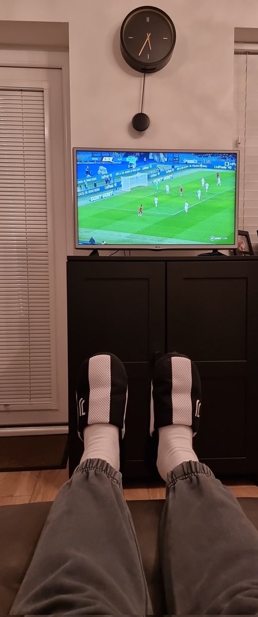 bearienzo's tweet photo. Forza Juve 🤍🖤
#juventinalover https://t.co/uQlVgKOQus