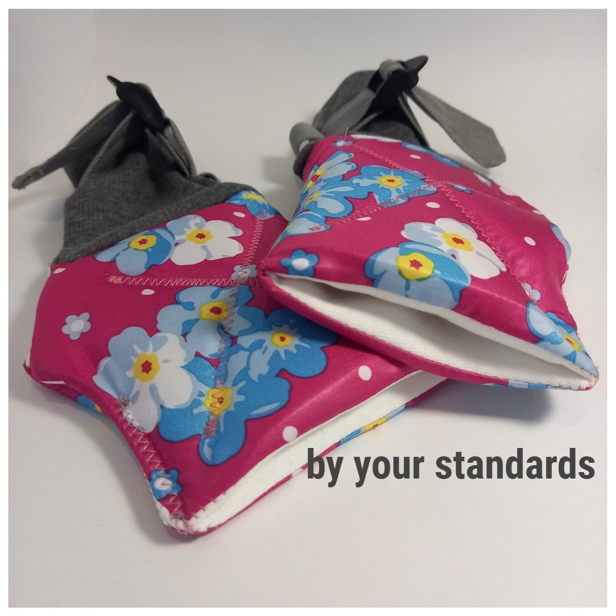 CareOlisava's tweet photo. Excited to share the latest addition to my #etsy shop: Waterproof anti-biting-gnaws glove hands-self-harm-hand biting-child with special needs-autism-cerebral palsy-arthritis-auto-aggression https://t.co/my0lIdisSa #bitingmittens #protectivegloves #cerebralpalsy #autoa https://t.co/khCUabRIsT
