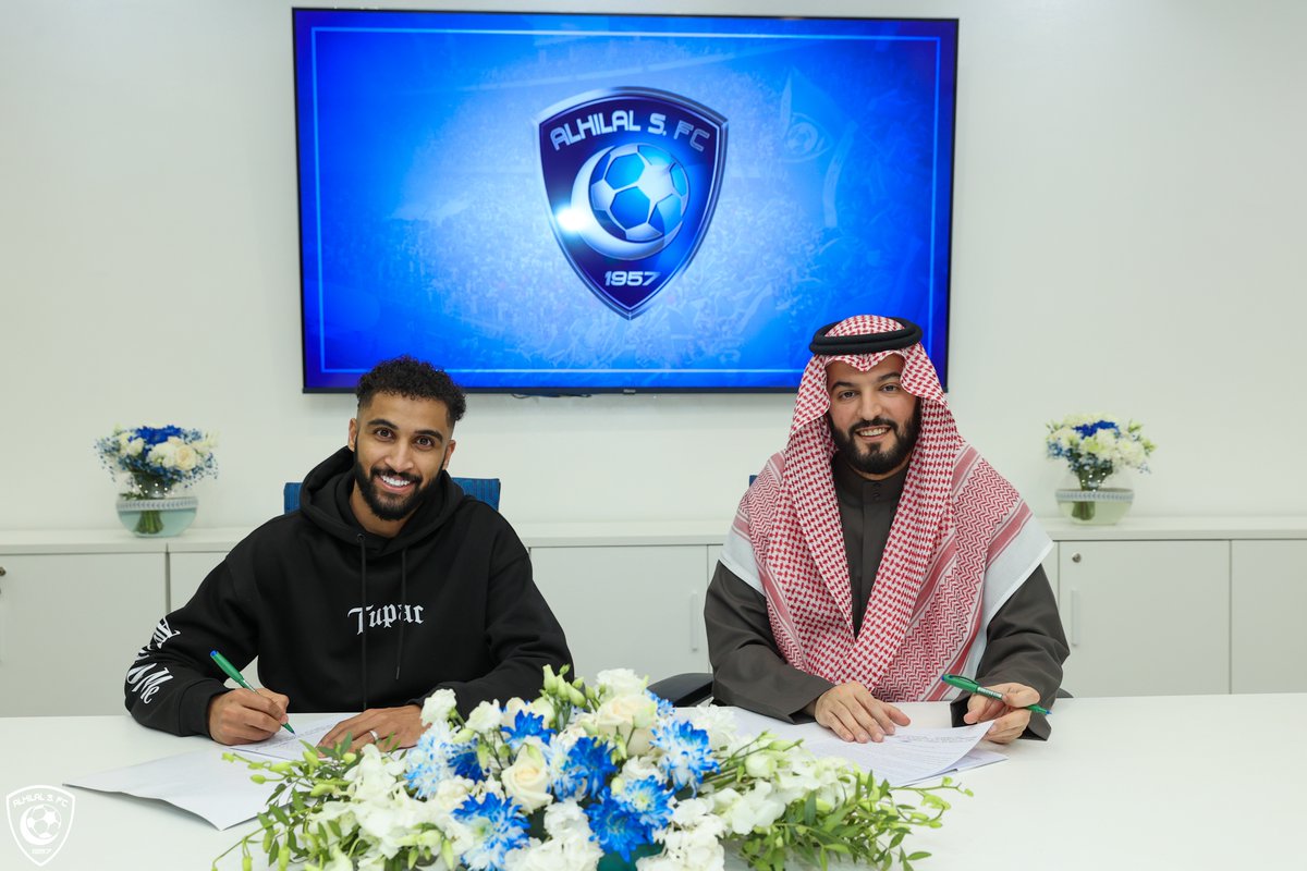 Alhilal_FC's tweet photo. 🖌 #العبيد_هلالي حتّى 2025م 🤩💙

#الهلال https://t.co/eYMDUh5Jr6