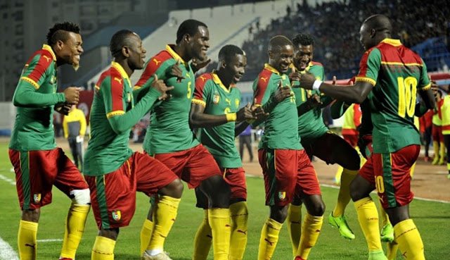 FootAfro's tweet photo. #CAN2022 Première journée groupe A: le Cameroun s’impose 2-1 face au Burkina Faso grâce à un doublé sur penalty de Vincent Aboubakar.
#Burkina #CAN2021 #africa #football #CMRBUR https://t.co/A6PKRZcYfG