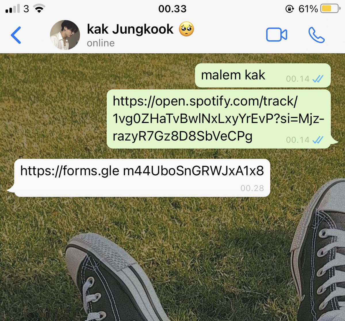 cieliio's tweet photo. jikook two tweet au!
— . https://t.co/AJnaVygnBt