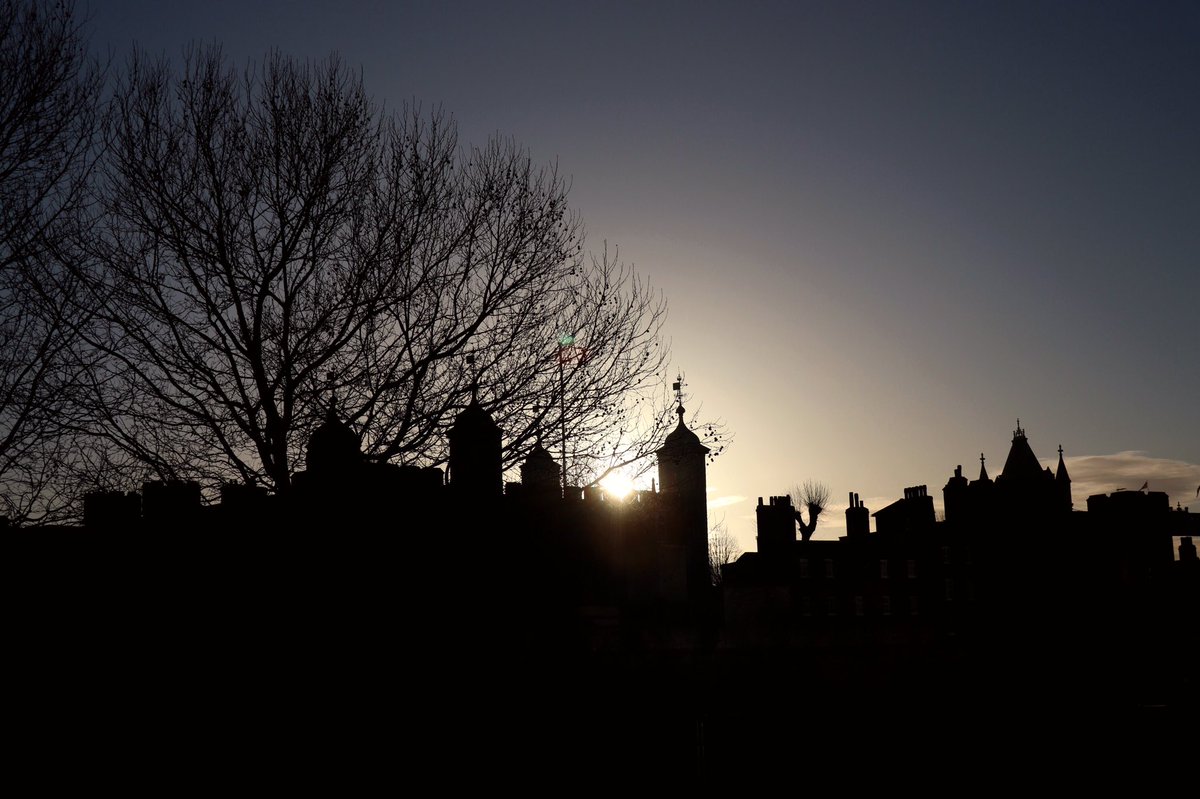 CMemories73's tweet photo. Think this kind of works nicely with the tree and sun
@TowerOfLondon #london #miniwalk #photography #photographylovers https://t.co/4dTc0qoMyJ
