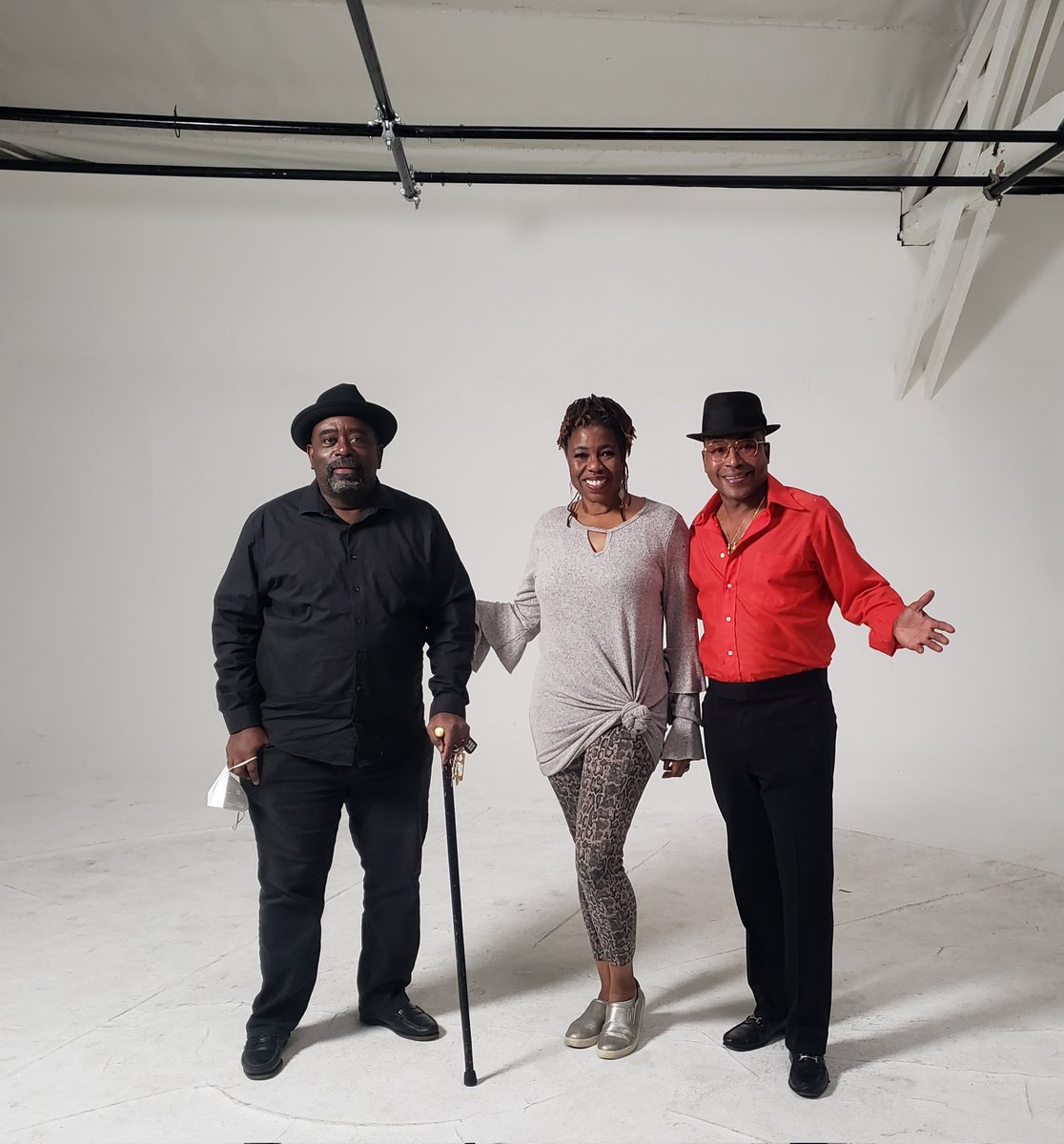 markabrooker's tweet photo. That special feeling you feel as an artist when you know you and your team have created something magical. That happened last night while filming the video for Keeper of my Dreams. Thank you @steve.bowie, @mzval.sings @drshizels @here_rigo and @johnfilmsyou Stay tuned! https://t.co/04I1aRD0oa