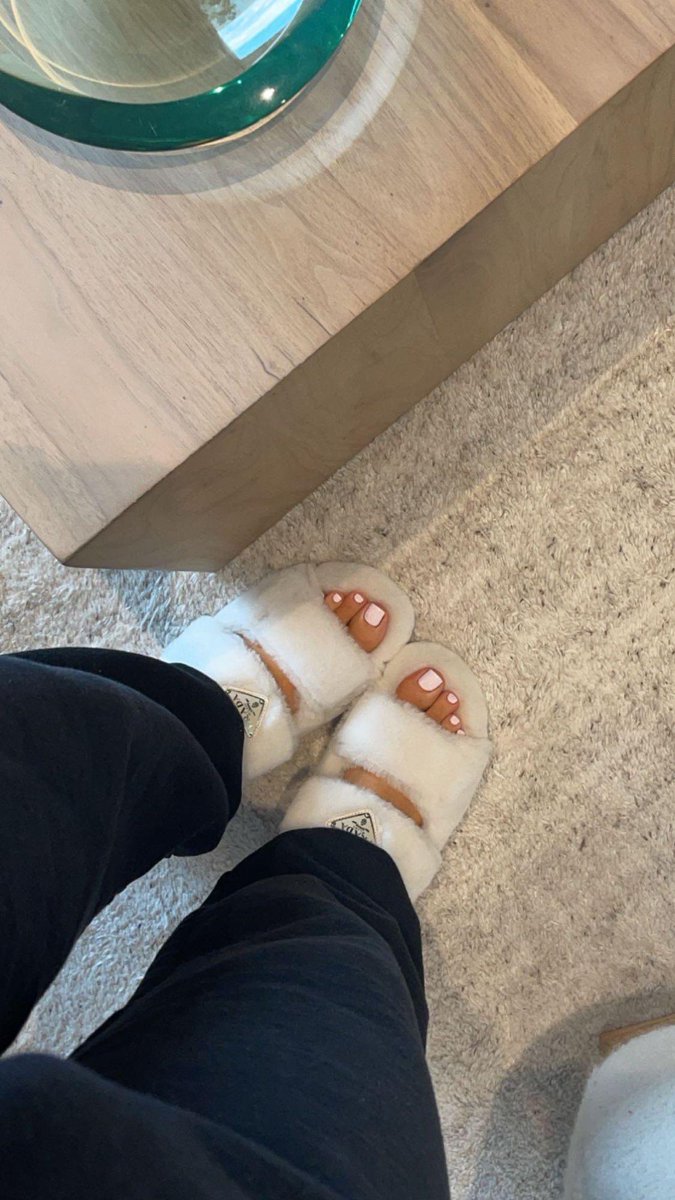 QueenFeetof's tweet photo. Kylie Jenner. https://t.co/MHEnLo8bLg