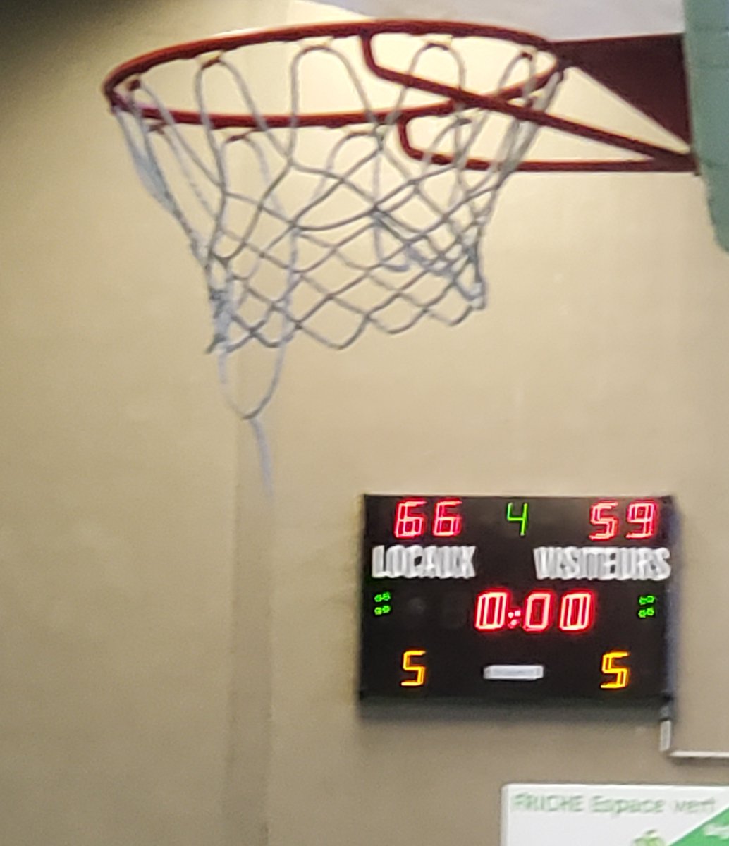 Direction Langevin: 🏀 100% féminin. Hier soir garçons, aujourd'hui victoire 👏💪des Seniors Filles 1 <a href="/c/">c</a>.a.begles_basket, contre La Brède: 66/59.
Match important. Elles ont tenu bon. Bravo!

Nombreux supporters 😷. Quelle ambiance!🥁🪘

La suite sur 
mairie-begles.fr/agenda/