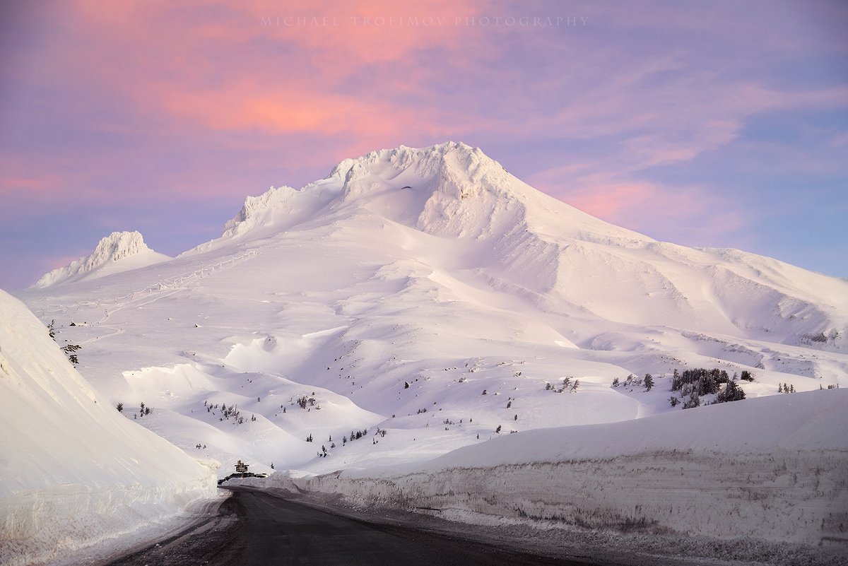 Sunrise over Mt Hood this morning was amazing after a week of severe winter weather in the Cascades #orwx