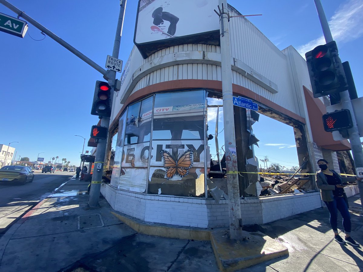 photowkb's tweet photo. Fire destroyed the old Sopp Chevrolet building at the Corner of Atlantic and Gage in the city of Bell. #fire @CityofBell #bell @lacfd #lacfd #shoecity #chevrolet @LCphoto13 https://t.co/bNINFzvfAR