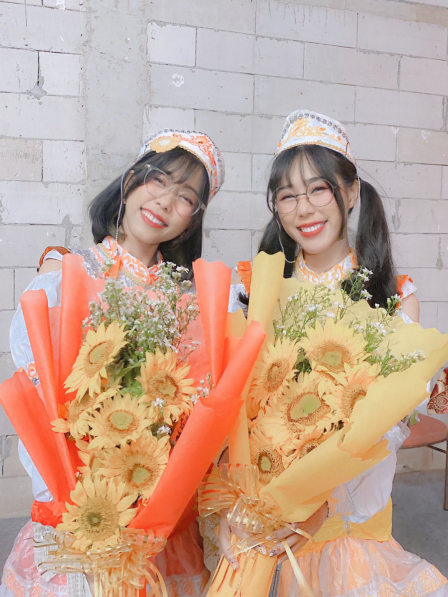 kerrynshinla's tweet photo. Otsukareeeee~ terimakasih untuk 5 tahun nya @LuSca_id Terimakasih jg untuk shinla family &amp; luminoid yang udah dateng ataupun support via online, sayang kalian banyak banyak🌷 https://t.co/09yadH4hW5