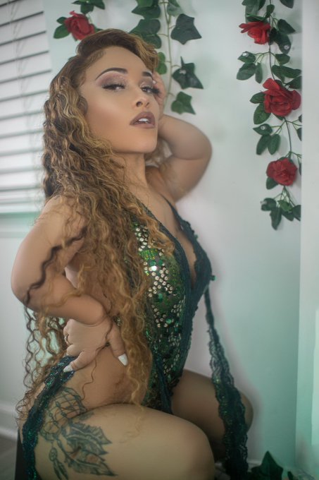 Mother Natures Own 🌿  https://t.co/snlC2EyFvz https://t.co/Szdvy0N22x<a href="/tag/freestyle"class="tags"><span>#freestyle</span></a><a href="/tag/slutmeout"class="tags"><span>#slutmeout</span></a>