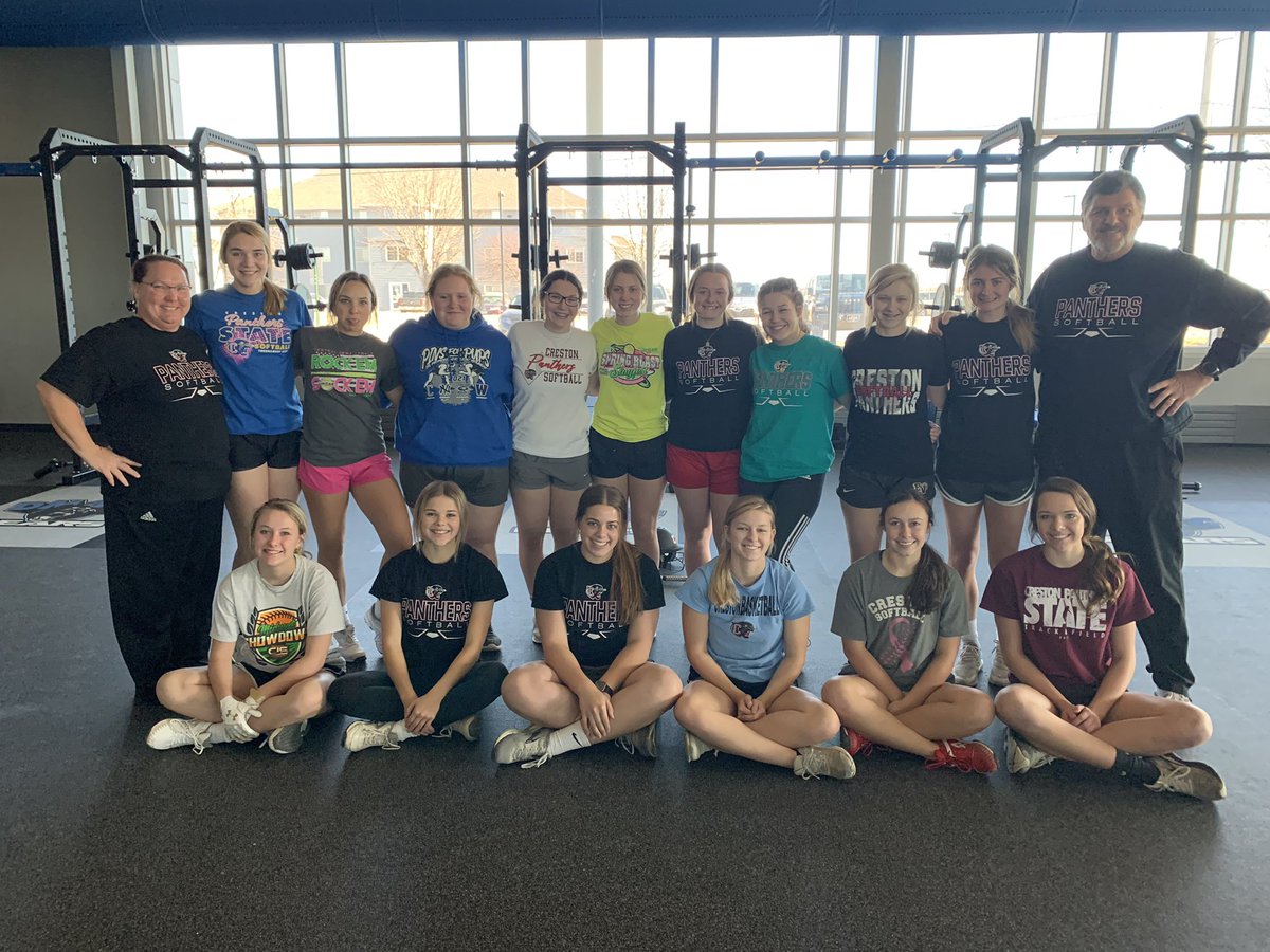 CrestonSoftball's tweet photo. Great start to 2022 season at @DMACCsoftball team hitting camp #loading2022 https://t.co/9YGvMprZFS