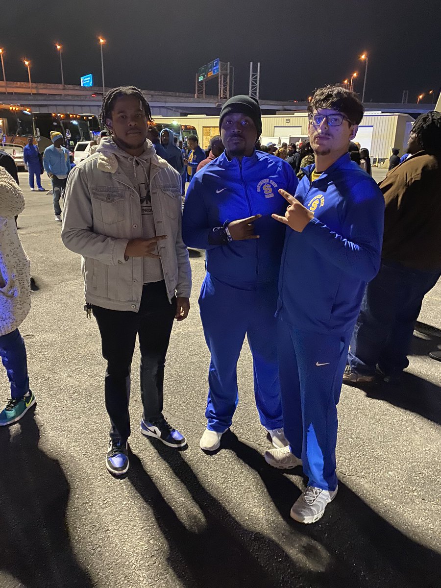 Mir_bChilln's tweet photo. #GOMAB #DEATHRHO #HOLLYWOODRHO 🔵🤘🏾⚪️ https://t.co/Pdop8QTnub